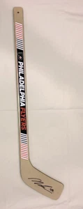 Philadelphia Flyers Signed 2x Mini-Sticks and 2x Hockey Pucks with Team COAs NEW - Picture 1 of 12