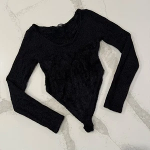 PrettyLittleThing flauschiger Langarm-Body mit Rundhalsausschnitt Damen 6 Petite Black - Bild 1 von 9