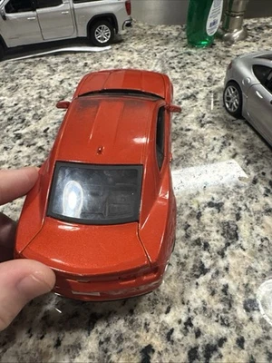 Chevrolet Camaro Maisto 2010 modelo diecast escala 1/24  Foto 1 de 4