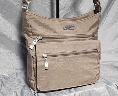 Bandolera Baggallini Nylon Marrón Top Cremallera Solapa con Forro Amarillo NUEVA SIN ETIQUETAS Foto 1 de 4