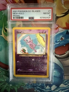 Pokemon 2001 Mew PSA 8 Cosmo Holo Reverse 1/18 Southern Islands English Nintendo - Foto 1 di 2