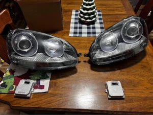 BRAND NEW MKV GTI HID Projector headlights w/ Igniter, ballasts, bulbs and more - Picture 1 of 6