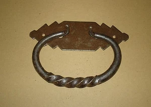 Truhengriff, schwere Ausführung, Oberfläche Rost-Antik, gebürstet. - Bild 1 von 2