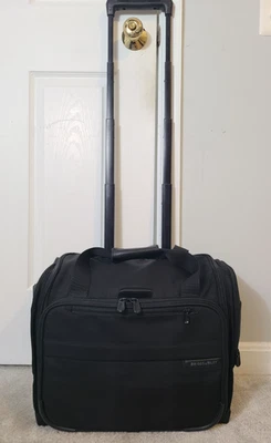 Briggs & Riley U116-4 Baseline 2-Wheeled Cabin Carry on Bag. Very Good. - Image 1 of 4