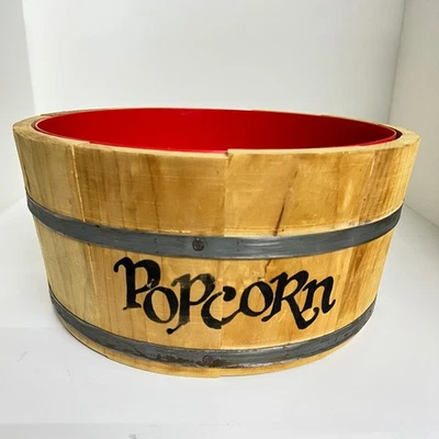 Cubo de palomitas de madera vintage barril con revestimiento rojo - noche de cine rústico granja Foto 1 de 4