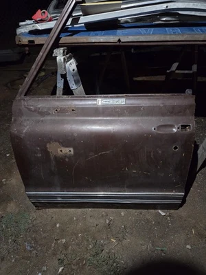 Blazer 67-72 K5 puerta lado del conductor OEM usado Foto 1 de 4