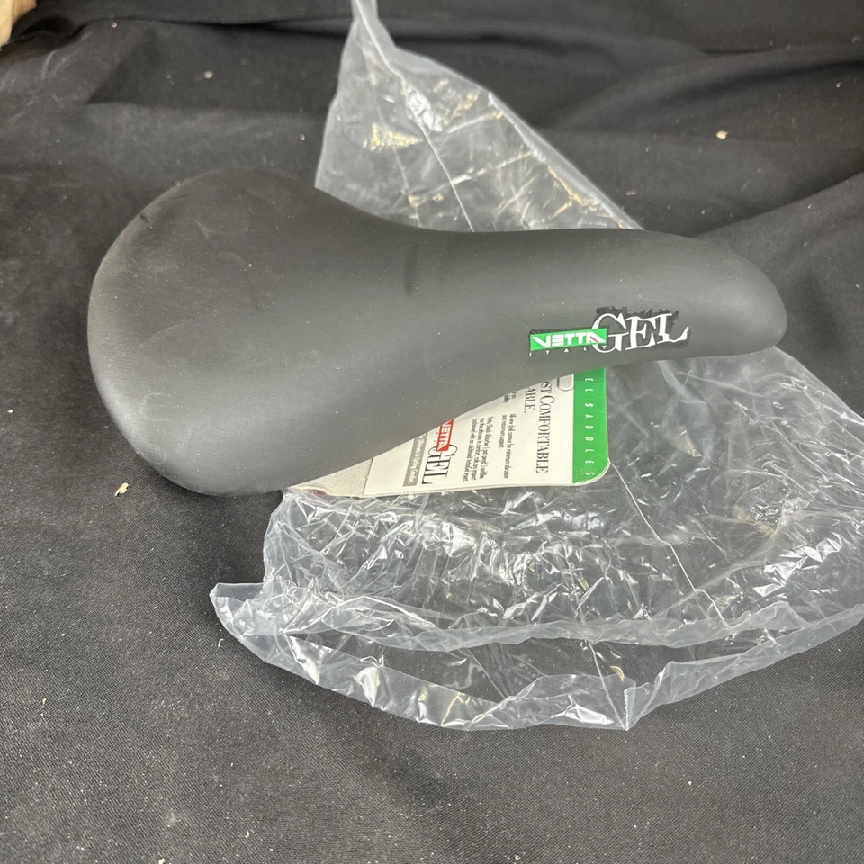 Nuevo de Lote Antiguo Vetta VSA Sillín Asiento Bicicleta Gel MTB De Colección Bicicleta Piezas Cuero Negro Foto 1 de 4