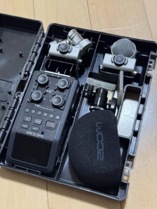 ZOOM H6 Handlicher Recorder mit Windschutz und Mikrofonclip - 4-Kanal Tragbares Audio - Bild 1 von 5