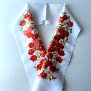 Japanische Stickerei Haneri Furisode Haneri mit Chrysanthemenstickerei weiß - Bild 1 von 9