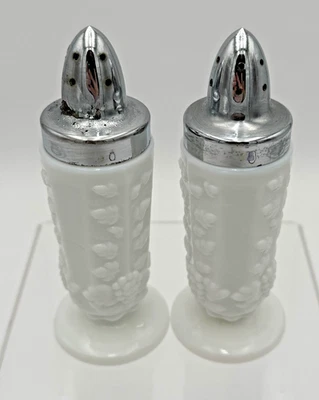 Agitadores de sal y pimienta de uva con paneles de vidrio Westmoreland de 4,5" Foto 1 de 4