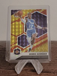 2020-21 Panini Mosaic -Choice Fusion Red & Yellow - Dennis Schröder #131 ed63/88 - Bild 1 von 3