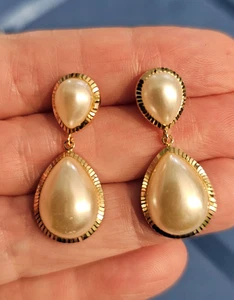 14k Gelbgold Träne Kunstperlen Ohrhänger durchbohrt Schmetterling Posten 1,25" - Bild 1 von 3