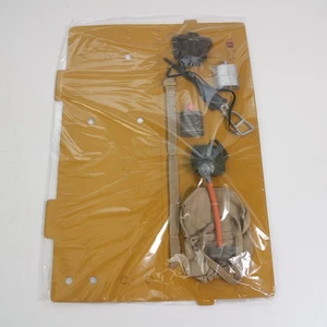 Hasbro G.I.Joe "British Commando Equipment Set" Mint on Good Card with Medal - Picture 1 of 4