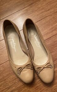 salvatore ferragamo womens loafers size 8 Tan With Bow Detail