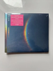 Coldplay- MOON MUSiC (EcoCD w/ Autographed ArtCard) Limited 1st Edition - Picture 1 of 2