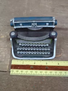 Vintage 1998 Vandor Miniature Typewriter Letter/Note Holder. Pelzman Designs - Picture 1 of 7