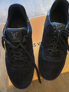 Louis Vuitton Herren/Damen Sneaker/Schnürschuh Wildleder Schwarz EU Gr.40 - Bild 1 von 3