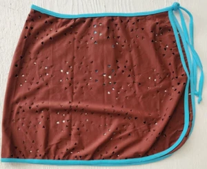 Falda para mujer LADOUF BY SILVIAN mediana marrón corte láser lado abierto cubierta de playa - Imagen 1 de 12