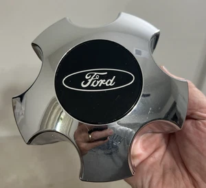 2000-2004 Ford F-150 , 2000-2002 Ford Expedition Center Cap YL3V-1A096-AA Chrome - Picture 1 of 9