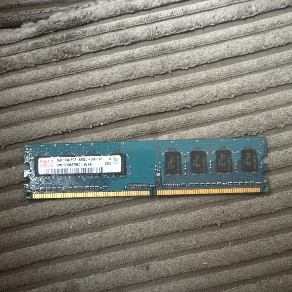 Hynix 1GB IRx8 PC2-6400U-666-12 Memory. Ref00212 - Image 1 of 1