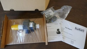 Burkert FlowMeter w Paddle Wheel  Type 8020-FKM PVDF   No. 00419587  short - Picture 1 of 7