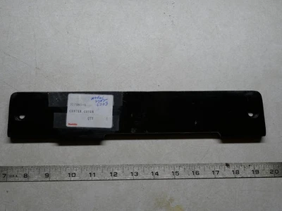 Cubierta central Makita 317061-6 para sierra de mesa 2702 y 2703 Foto 1 de 2