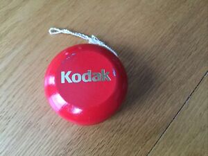 Vintage Promotional Advertising Yo-yo Kodak/ Smothers Brothers Red Wood
