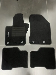 TAPPETI ANTERIORI E POSTERIORI 2 PIN JEEP COMPASS >2018 - Foto 1 di 1