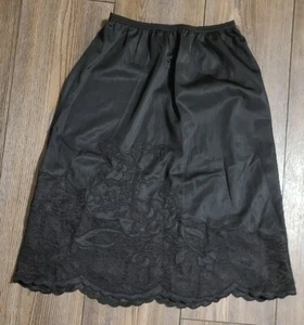 VTG 1980s. Short Black Lacey 1/2 Slip Sexy Pin Up Black Lingerie Sz M EUC - Picture 1 of 7