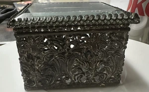 Royal Mfg. Co. Beveled Glass Lid jewelry Box Vintage - Picture 1 of 4