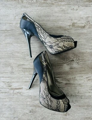Zapatos de tacón de aguja GUESS de encaje negro con punta abierta talla 7 Foto 1 de 4