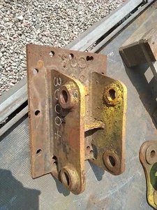 excavator headstock used attach breaker 30mm pins, 198 centres, 126 dip ref 19 - Picture 1 of 2