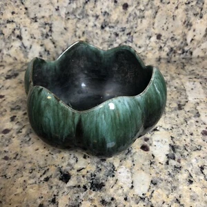 VTG Blue Mountain Pottery Planter Vase Lotus Flower Bowl Green Drip Glaze - Picture 1 of 10