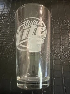 Green Bay Packers Miller Lite Beer Glass Lambeau 50th 1966 Moments in Time S1 - Picture 1 of 2