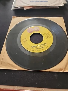 The Miracles Choosey Beggar/Going to a Go-Go 7" Tamla Motown 1965 pop music CKLW - Imagen 1 de 2