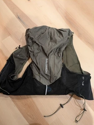 Salomon Adv Skin 12 con frascos suaves Foto 1 de 2