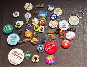 40+ VARIOUS ADVERTISING BUTTON/PIN BADGES KEYRING - Picture 1 of 8