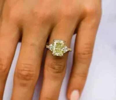 Anillo de compromiso de diamantes cultivados en laboratorio amarillo vivo de lujo de 2,50 quilates de oro amarillo real de 14 k Foto 1 de 4