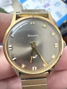 Bulova Handaufzug Wal Armbanduhr Vintage 1974 vergoldet galvanisiert 32mm läuft - Bild 1 von 18