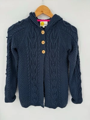 Suéter con botones azul marino Mini Boden para niñas con capucha pompón talla 9-10 años Foto 1 de 4