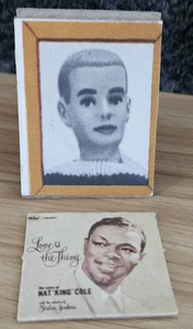 VINTAGE BARBIE DREAM HOUSE 1962 CARTONE #816 KEN IMMAGINE NAT KING COLE RECORD - Foto 1 di 7