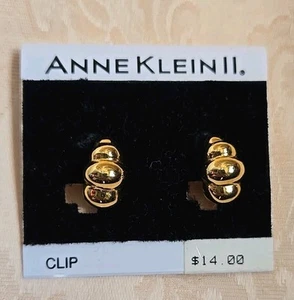 Vtg Ann Klein II GOLDTONE CROISSANT I/2 HOOP CLIP EARRINGS NOS - Picture 1 of 6