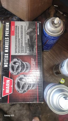 Bujes de bloqueo manual Warn 95060 Premium (negro) para Ford Super Duty 2005-2020  Foto 1 de 2