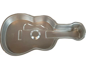 1977 VINTAGE NOVITÀ CHITARRA CAKE PAN - WILTON 502-933 - Foto 1 di 7