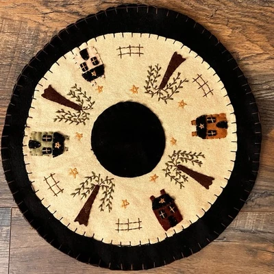 Alfombra de centavo hecha a mano alfombra de velas fieltro de lana árboles casas primitivas 14" diámetro Foto 1 de 4