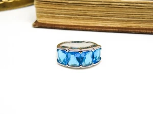 Aqua Turquoise Blue Glass Stone Silver Plated Band Ring Size 7 3/4 SS18 - Picture 1 of 2