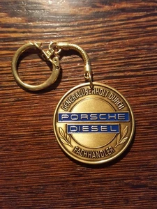 Coche clásico Porsche Diesel tractor trecker llavero placa de latón excelente - Imagen 1 de 4