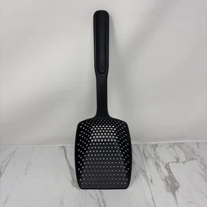 Pampered Chef Scoop and Drain 1677 - RETIRED Nylon Hand Strainer - EXCELLENT! - Picture 1 of 11