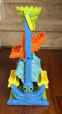 Embudo de tamizado de arena y agua Melissa & Doug Seaside Sidekicks Foto 1 de 4