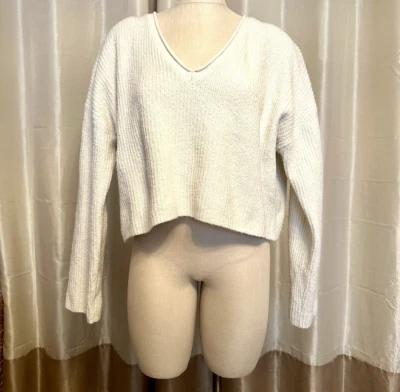 Suéter grande para mujer DOUBLE ZERO crema o marfil cuello en V recortado borroso acanalado Foto 1 de 4